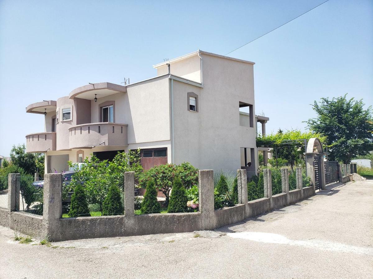 Oassis Apartment Bar Exterior photo