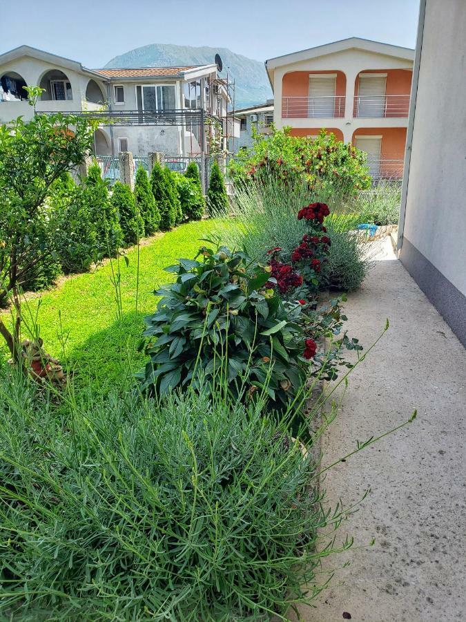 Oassis Apartment Bar Exterior photo